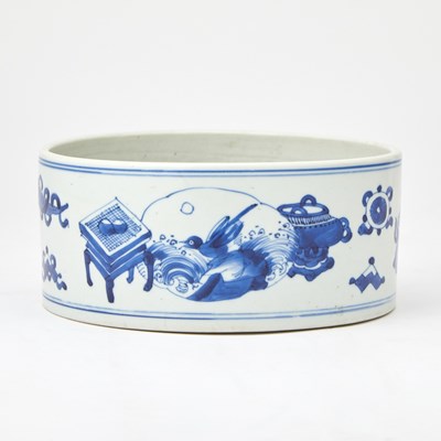 Lot 238 - A Chinese Blue and White Porcelain Washer