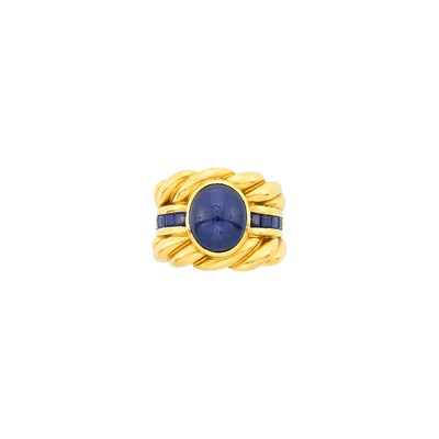 Lot 121 - Wide Gold and Cabochon Sapphire Ring