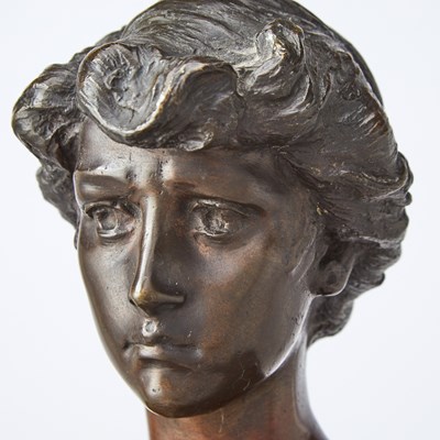 Lot 350 - Italian Patinated Bronze Figure of a Milkmaid