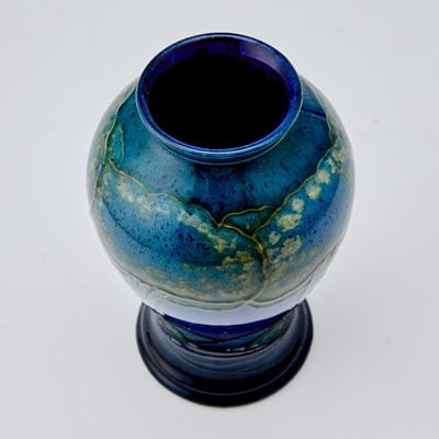 Lot 365 - Moorcroft "Moonlit Blue" Pattern Pottery Glazed Earthenware Vase