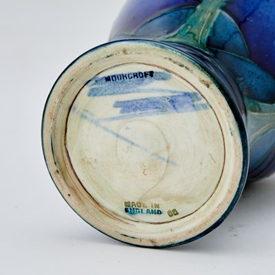 Lot 365 - Moorcroft "Moonlit Blue" Pattern Pottery Glazed Earthenware Vase