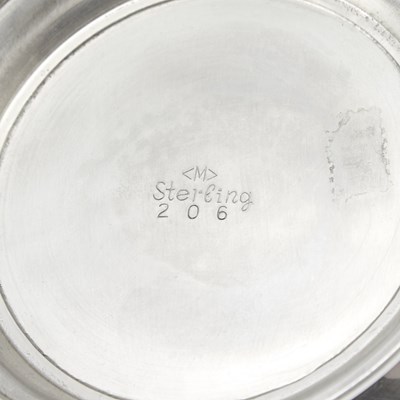 Lot 216 - American Sterling Silver Sauceboat and Stand