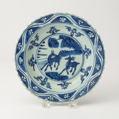 Lot 171 - A Chinese Blue and White Porcelain Barbed Rim Dish