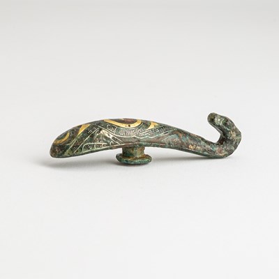 Lot 476 - A Chinese Inlaid Bronze Belt Hook