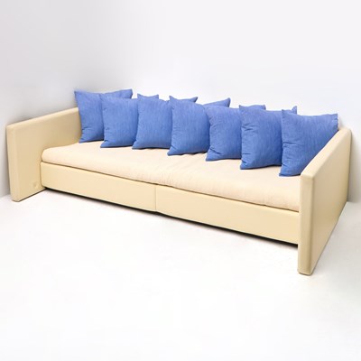 Lot 415 - Joe D'Urso for Knoll Upholstered "Linear" Sofa