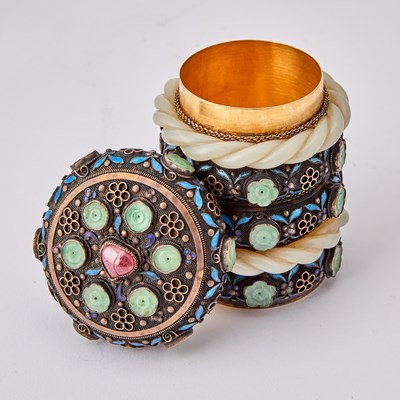 Lot 81 - A Chinese Jade and Enamel Bangle Box