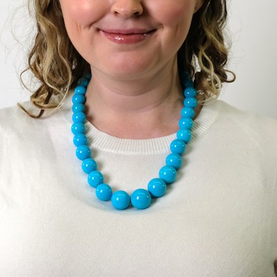 Lot 143 - Van Cleef & Arpels Turquoise Bead Necklace with White Gold and Diamond Clasp