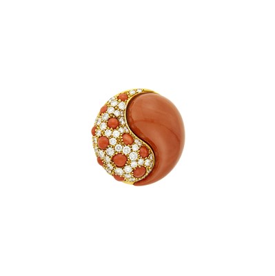 Lot 3 - Gold, Coral and Diamond Yin-Yang Ring