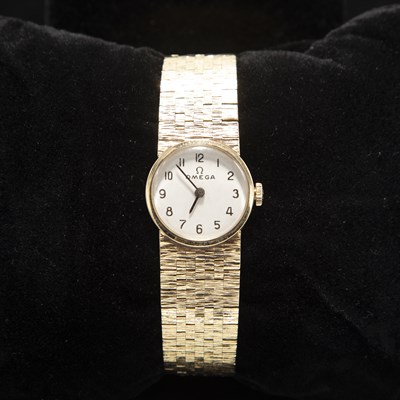 Lot 164 - Omega 14KT Gold Ladies Wristwatch