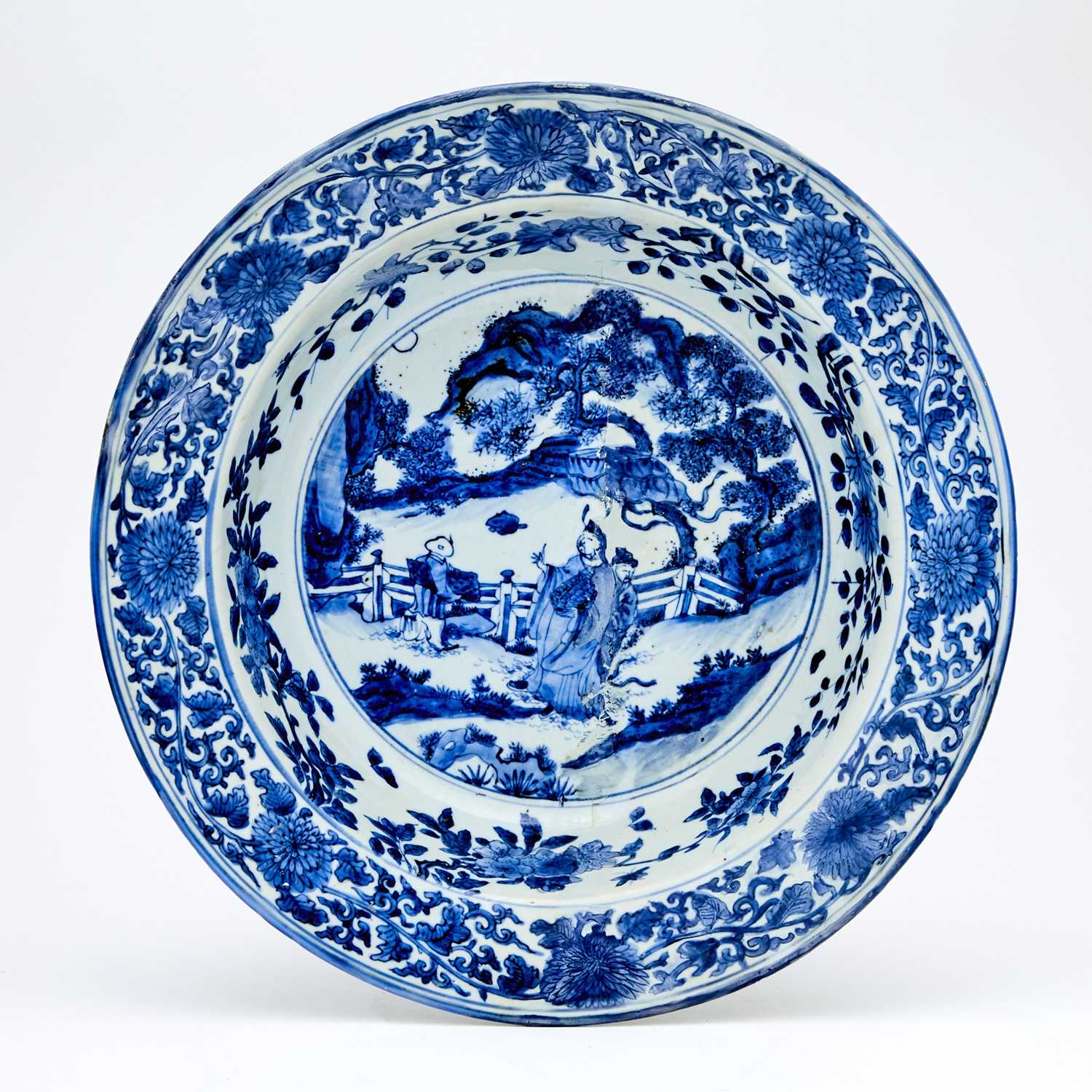 Lot 566 - A Chinese Blue and White Porcelain Basin