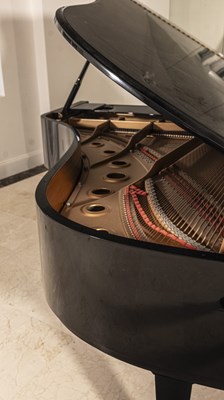 Lot 211 - Yamaha Model C7 Ebonized Grand Piano