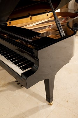 Lot 211 - Yamaha Model C7 Ebonized Grand Piano