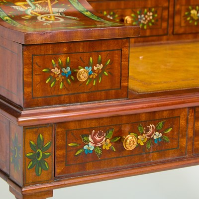 Lot 171 - Maitland Smith Edwardian Style Painted Mahogany Carlton House Desk