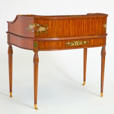Lot 171 - Maitland Smith Edwardian Style Painted Mahogany Carlton House Desk