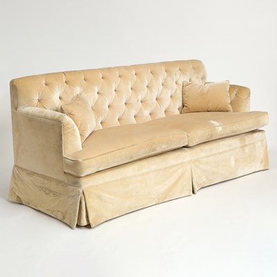 Lot 283 - Button-Tufted Upholstered Loose-Cushion Sofa