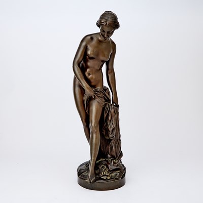 Lot 320 - French Patinated Bronze Figure of a Nude Female Bather