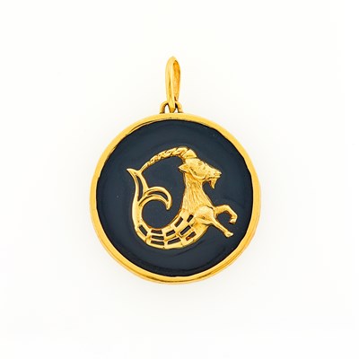 Lot 2057 - Gold and Black Onyx 'Capricorn' Pendant