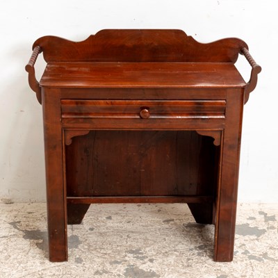 Lot 83 - American Mahogany Wash Stand