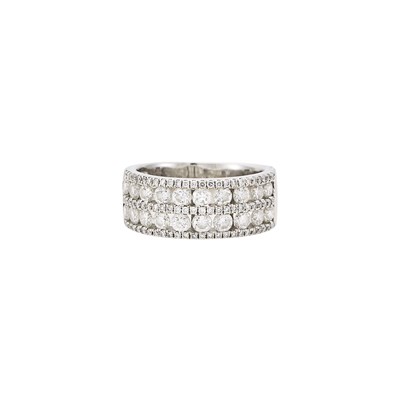 Lot 140 - White Gold and Diamond Band Ring