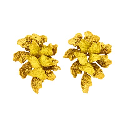 Lot 1121 - Pair of Gold Flower Earclips