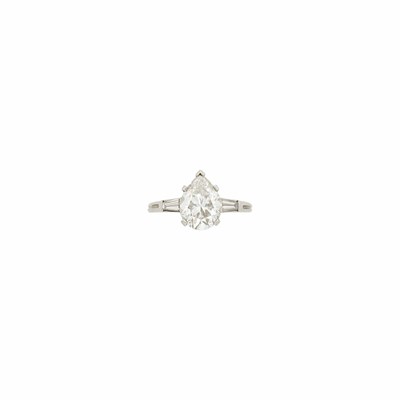 Lot 130 - Tiffany & Co. Platinum and Diamond Ring