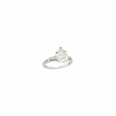 Lot 130 - Tiffany & Co. Platinum and Diamond Ring