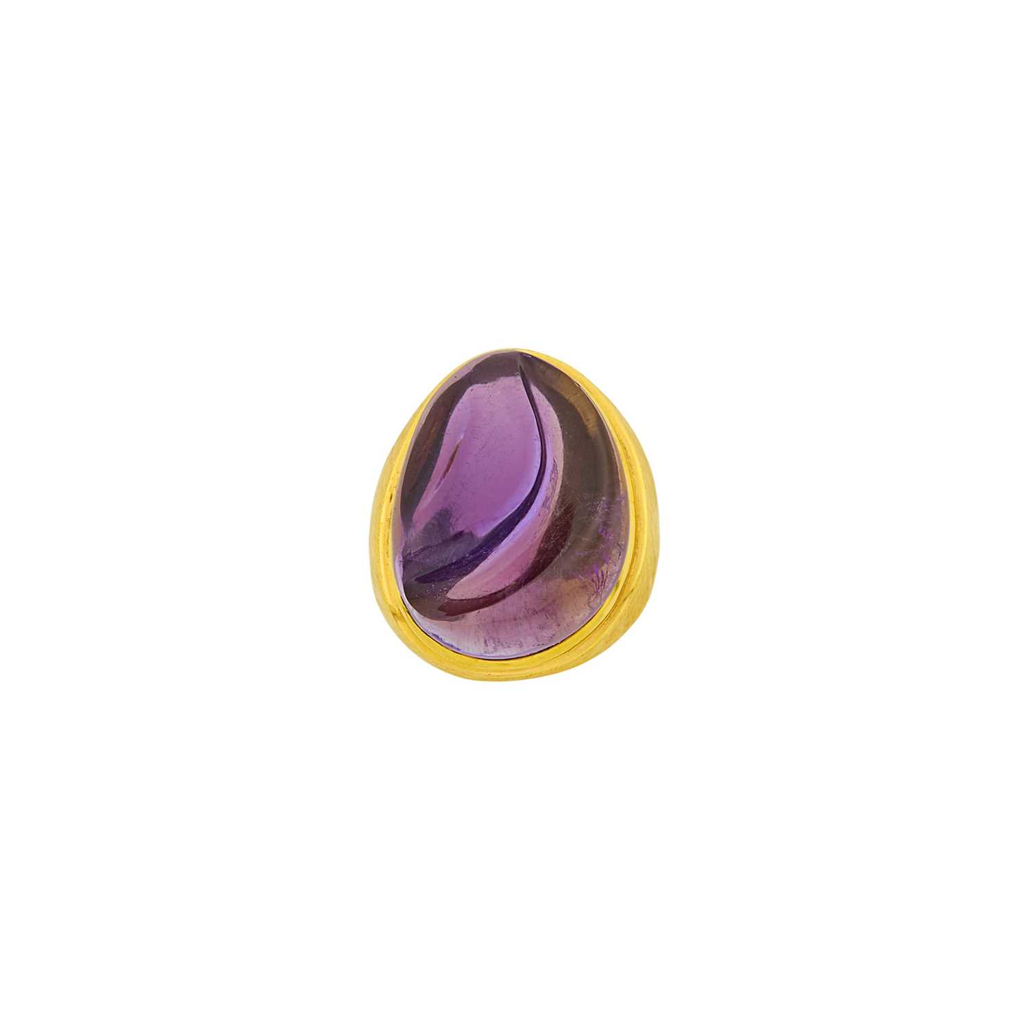 Lot 91 - Burle Marx Gold and Carved Amethyst Ring
