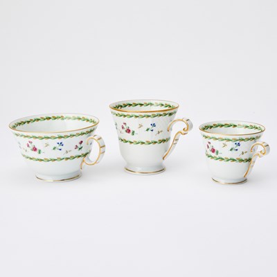 Lot 260 - Bernardaud Limoges Porcelain "Artois" Pattern Dinner Service