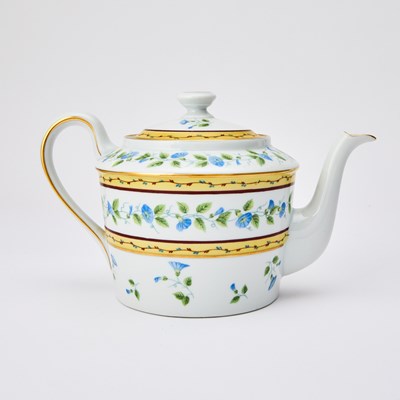 Lot 260 - Bernardaud Limoges Porcelain "Artois" Pattern Dinner Service