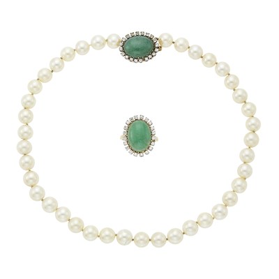 Lot 1048 - Cultured Pearl Necklace with Gold, Jade and Diamond Clasp and Ring