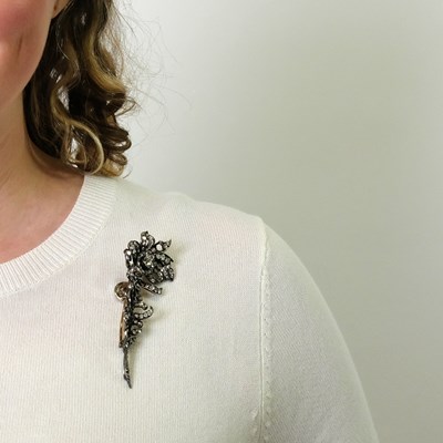 Lot 181 - Antique Gold, Silver and Diamond Feather Brooch