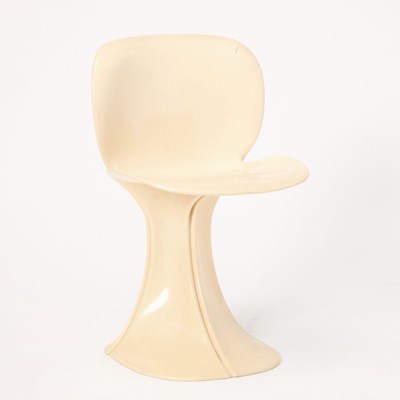 Lot 359 - Pierre Paulin for BORO Molded Plastic "8810 Flower" Chair