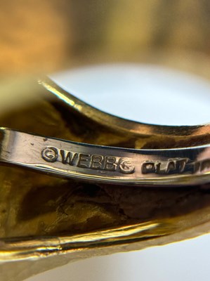Lot 86 - David Webb Hammered Gold, Platinum and Diamond Ring