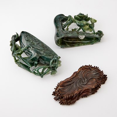 Lot 78 - A Chinese Spinach Jade 'Duck and Lotus‘ Box and Cover