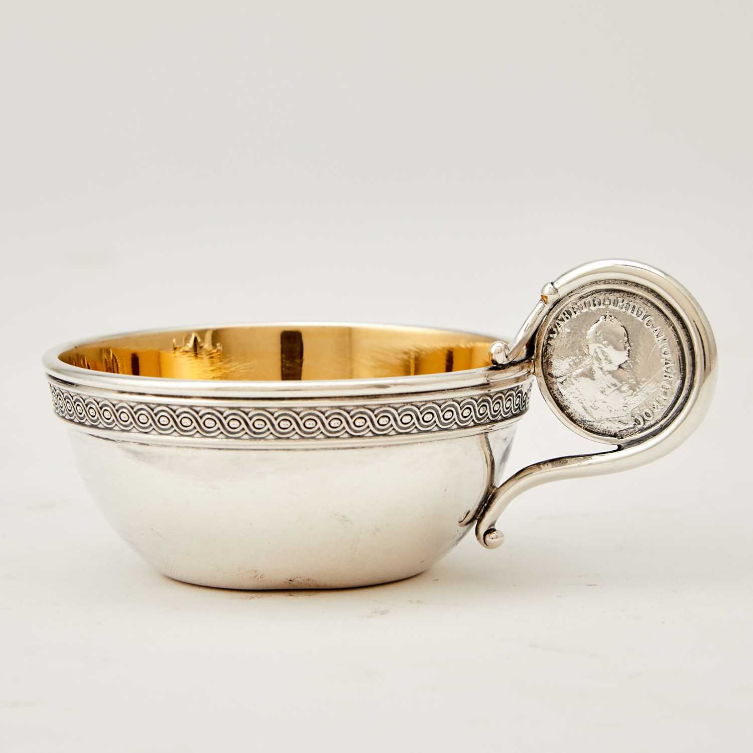 Lot 553 - Fabergé Parcel-Gilt Silver Charka