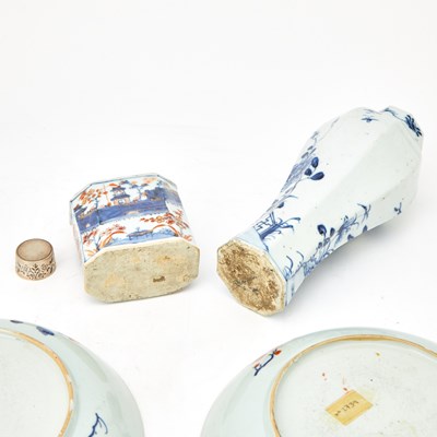 Lot 136 - A Group of Asian Export Porcelain Articles