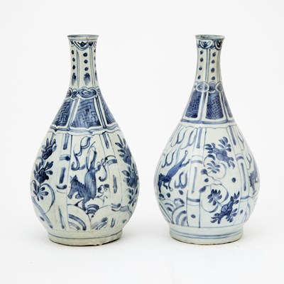 Lot 92 - Two Chinese Blue and White 'Kraak' Porcelain Vases