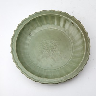 Lot 679 - A Chinese Longquan Celadon Glazed Barbed Rim Plate