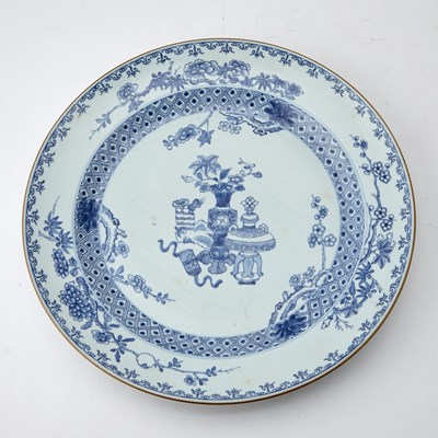 Lot 571 - A Chinese Blue and White Porcelain Dish