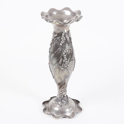 Lot 329 - Graff Washbourne & Dunn for Bailey Banks & BIddle Sterling Silver Floor Vase