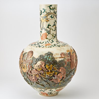 Lot 781 - A Large Japanese Satsuma Vase