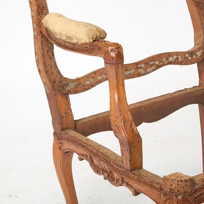 Lot 397 - Louis XV Walnut Fauteuil a la Reine