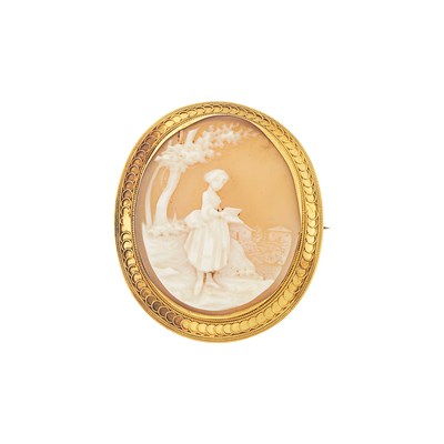 Lot 1186 - Etruscan Revival Gold and Shell Cameo Brooch