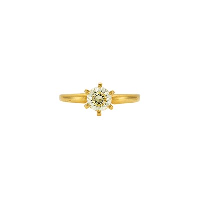 Lot 124 - Gold and Diamond Ring