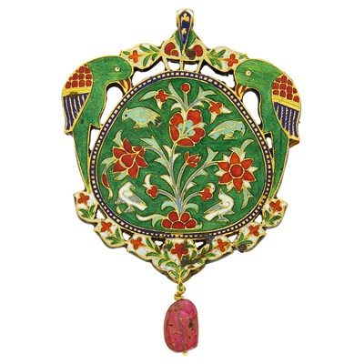 Lot 182 - Indian Gold, Carved Foil-Backed Emerald, Ruby, Emerald and Diamond and Ruby Bead Pendant