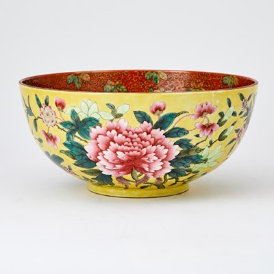 Lot 301 - A Chinese Enameled Porcelain Floral Bowl