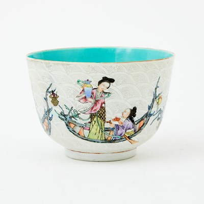 Lot 304 - A Chinese Enameled Porcelain Bowl