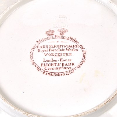 Lot 563 - Worcester (Barr, Flight & Barr) Porcelain Armorial Imari Part Dinner Service