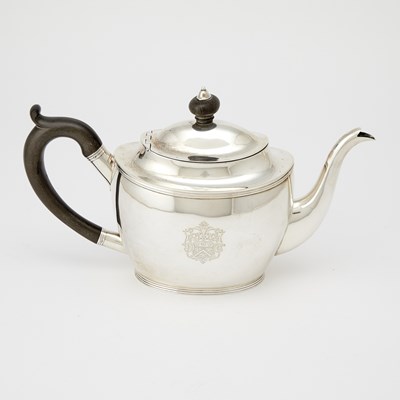 Lot 56 - Tuttle George III Style Sterling Silver Teapot