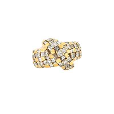 Lot 1046 - Gold and Diamond Ring